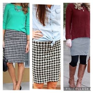 Peter Nygard Houndstooth Pencil Skirt Gold Zippers